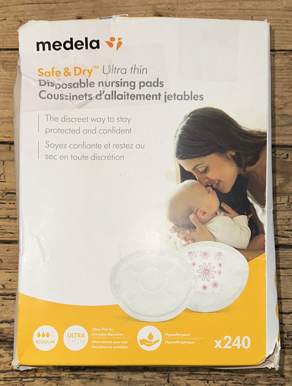 Medela Safe & Dry Ultra Thin Disposable Nursing Pads, 240 Count (Damaged Box)